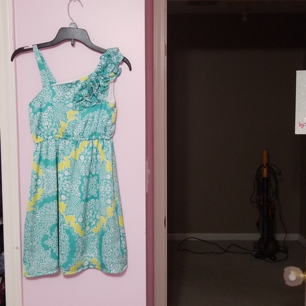 Girls dress